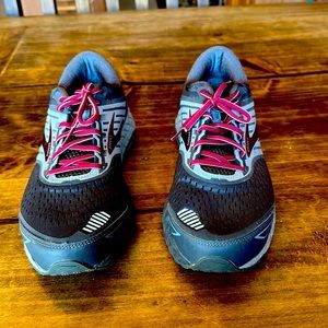 Brooks Beast 18